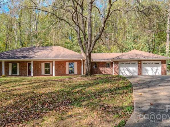 35 Byrd Rd, Candler, NC 28715
