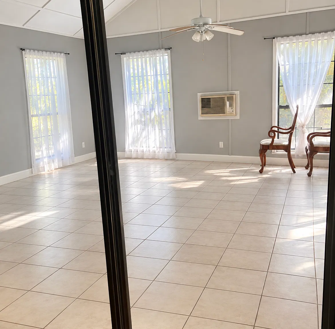 3 bed, 1860 sqft, $2,500 — Photo 4