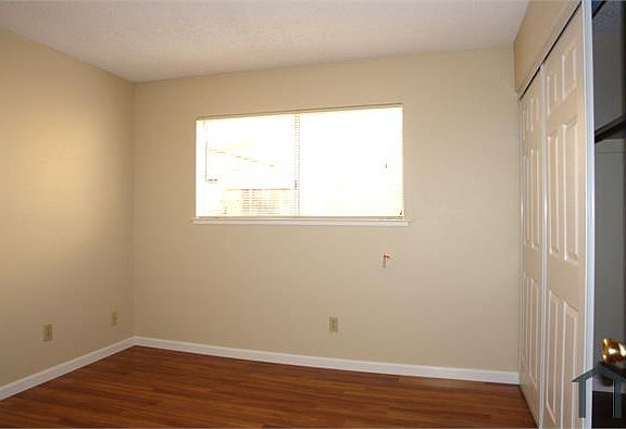 4th image of 5437 Lean Ave