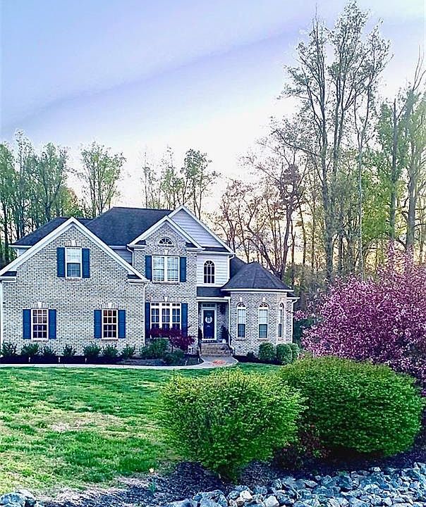1st image of 102 Hush Hickory Trce