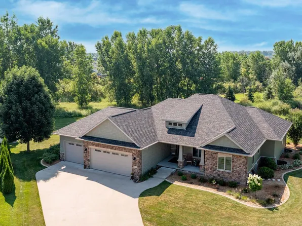 1101 W Starview Ct, Appleton, WI 54913