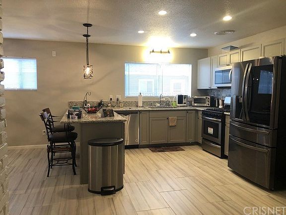 3rd image of 634 W Avenue J11