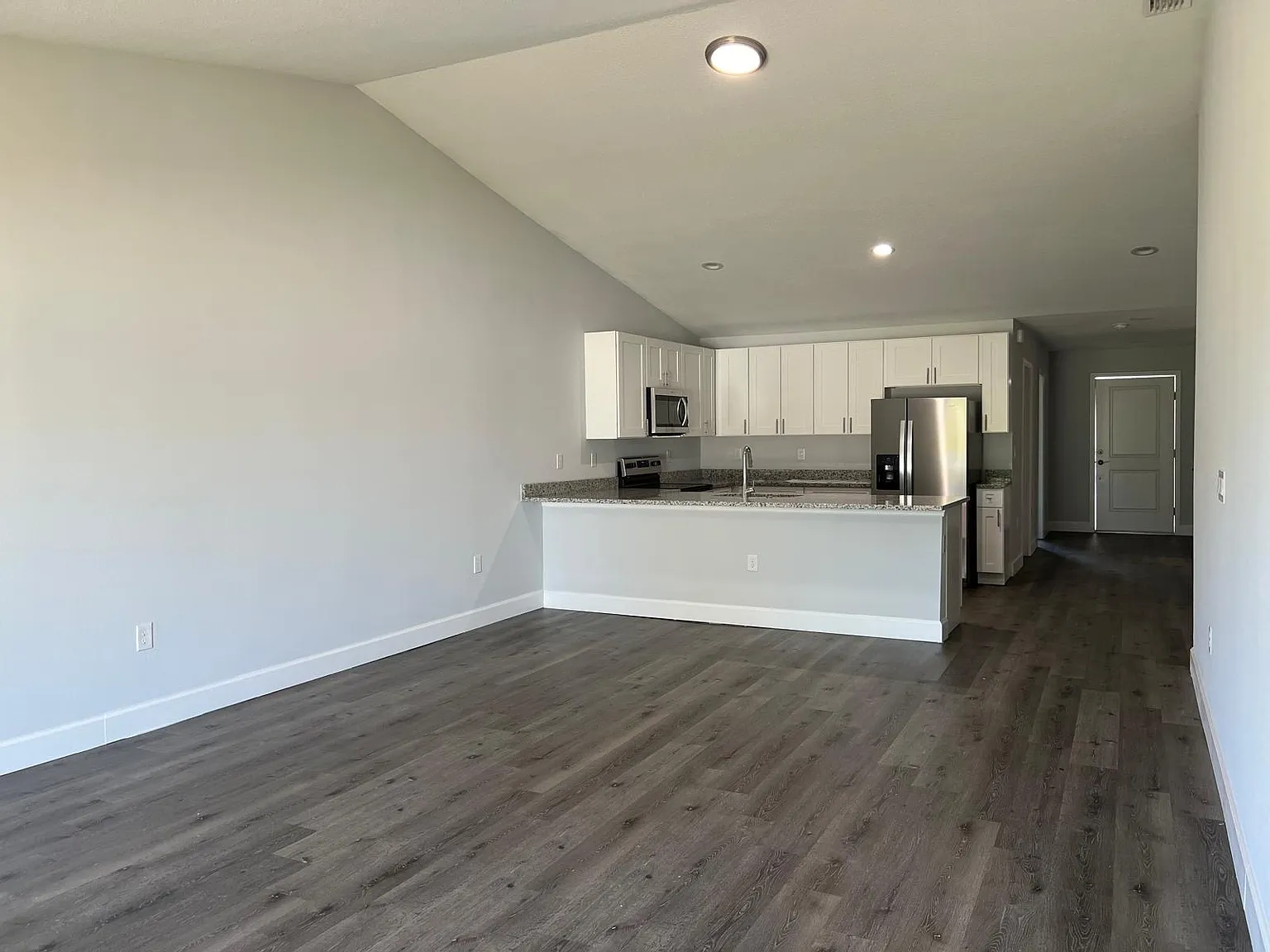 3 bed, 1450 sqft, $1,795 — Photo 2