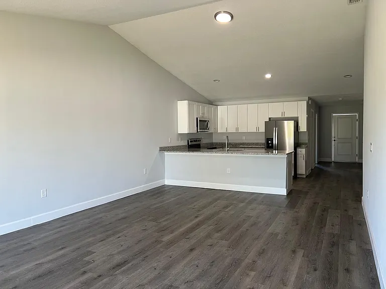 9327 Agate St — Photo 2