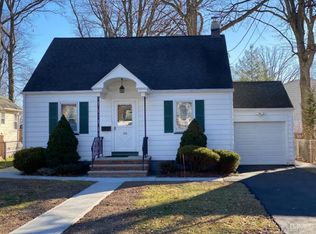 516 E Woodbridge Ave, Avenel, NJ 07001
