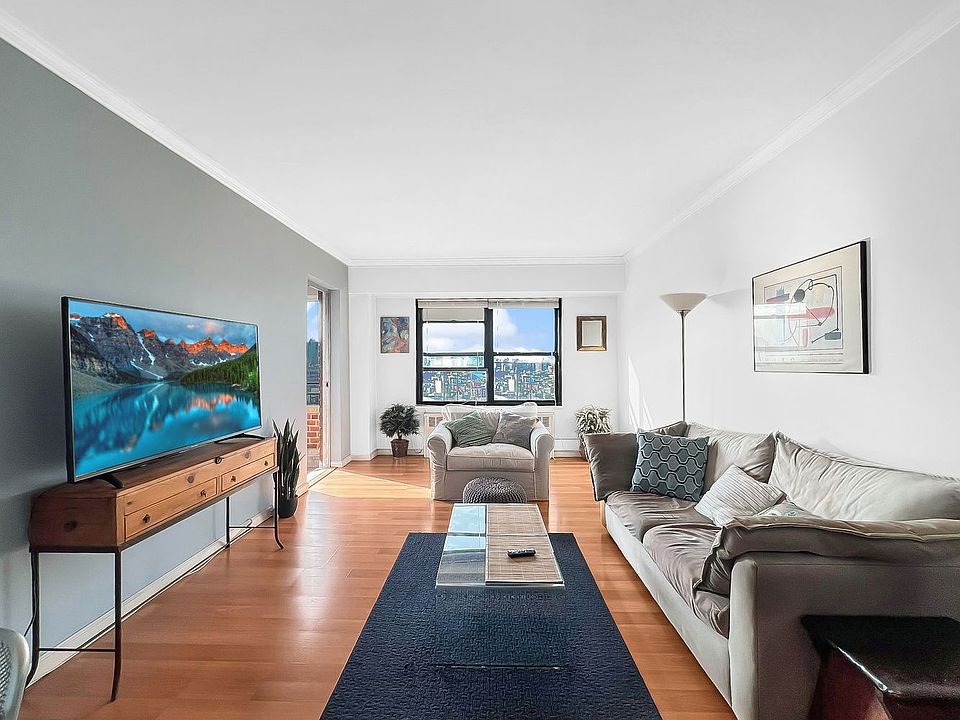 1st image of 385 Grand St APT 1707