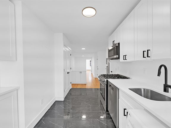 4th image of 104 Jefferson St APT 4R