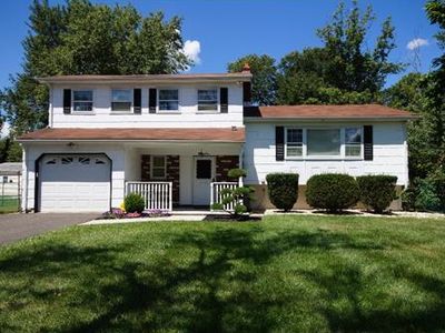 35 Matthew Ave, Kendall Park, NJ, 08824