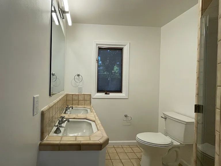 2746 Cowper St — Photo 7