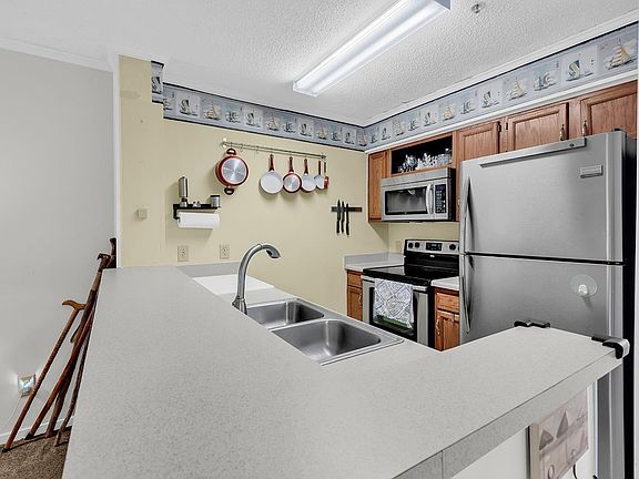 5th image of 4015 Fairway Dr. #302A