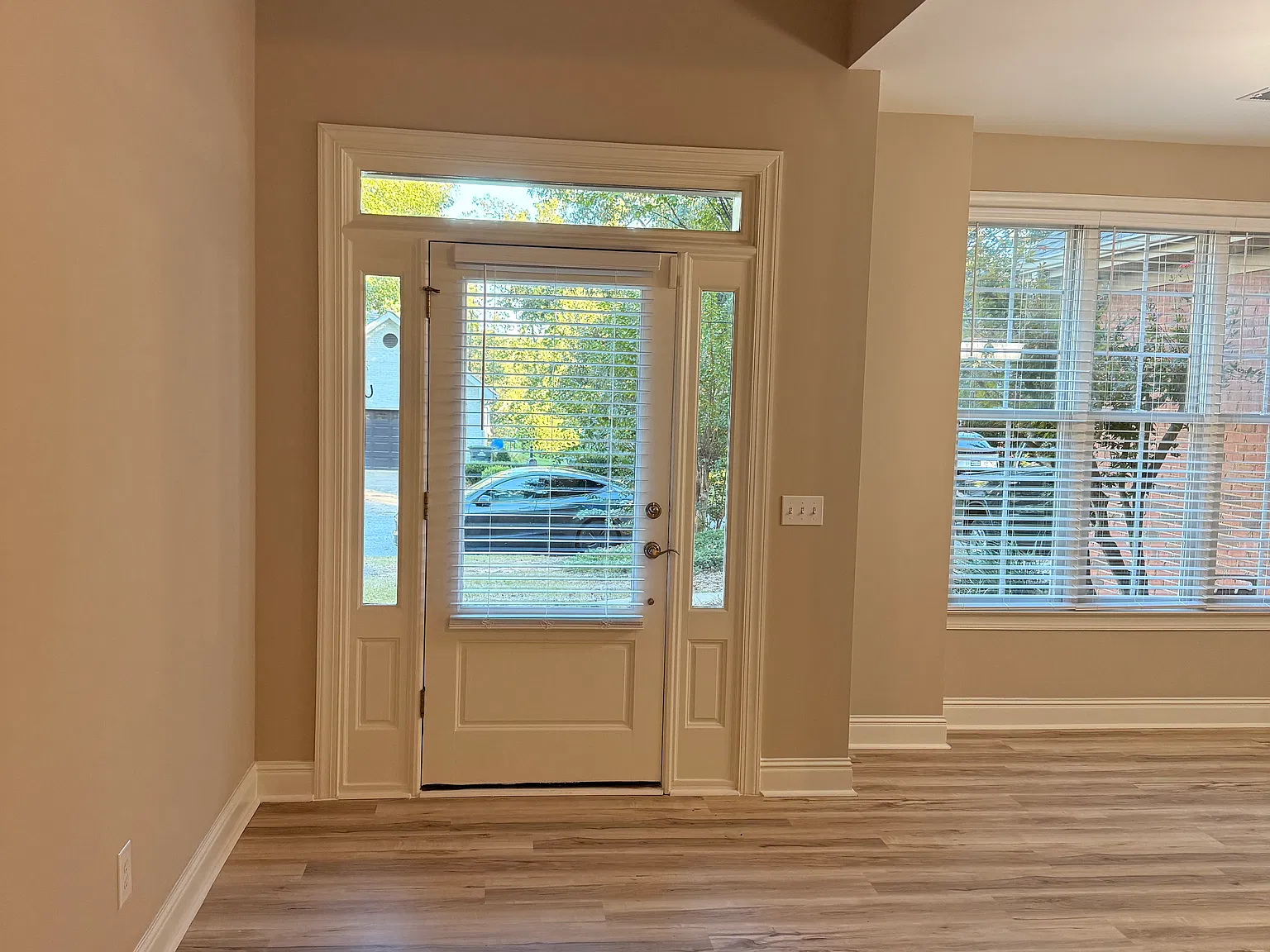 3 bed, 1616 sqft, $2,150 — Photo 3
