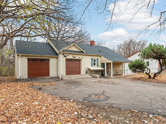 4th image of 9861 Zilla St NW