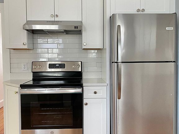 4th image of 164 Franklin St #1