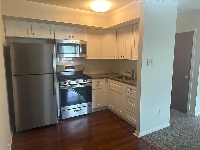 592 Livezey St #2 — Photo 4