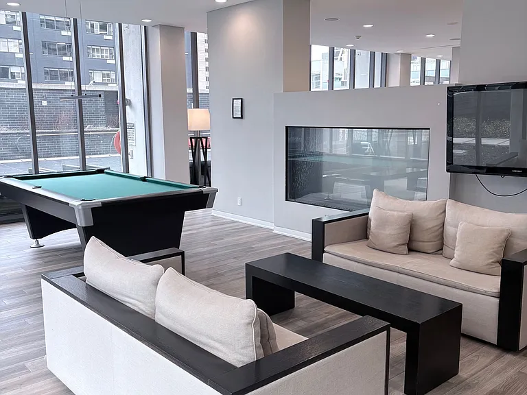 33 Charles St E #4406 — Photo 12