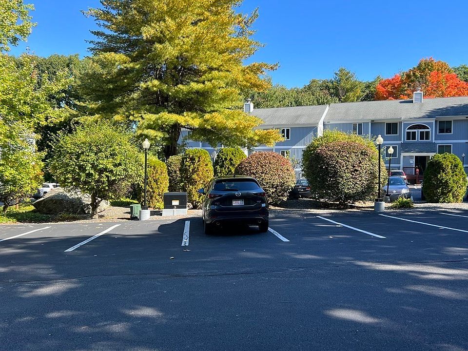 330 Sunderland Rd Worcester MA Zillow