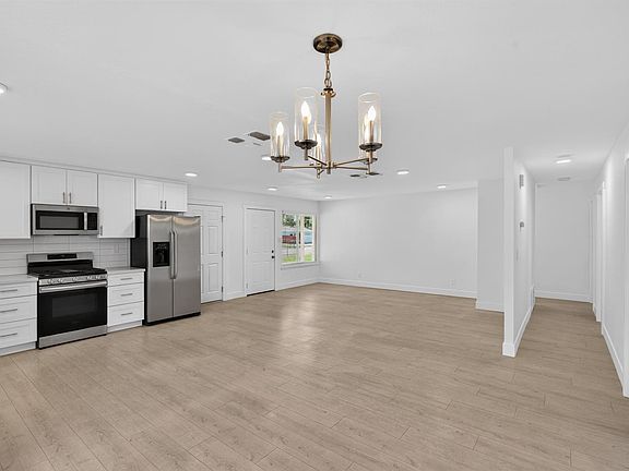 4th image of 10457 Rockingham Dr