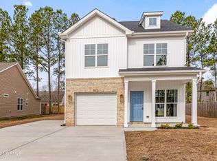 913 Edna Fields Dr, Navassa, NC 28451