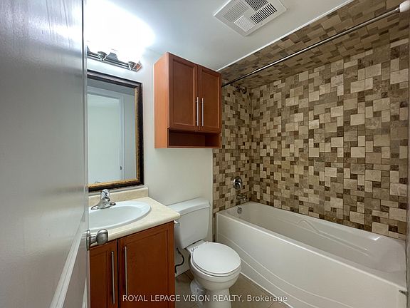 5th image of 6 Rosebank Dr #1J
