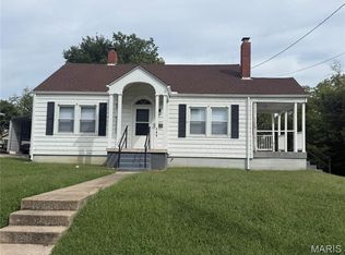 260 N Locust St, Hannibal, MO 63401