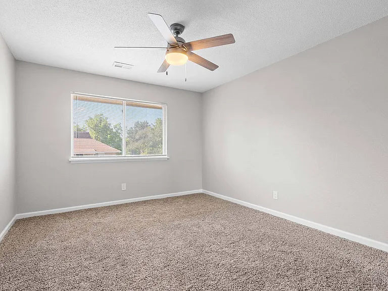 Stoneside Apartments — Photo 18