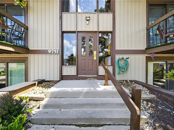 9751 Sunrise Blvd Unit M10, North Royalton, OH 44133