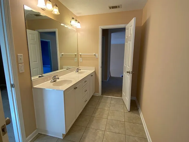 1002 Dorset Ln — Photo 28