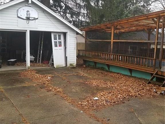 2nd image of 533 W Judson Ave