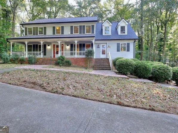 1786 Bear Cave SW, Lilburn, GA 30047