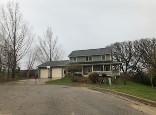 1005 Eileen Ct, Decorah, IA 52101