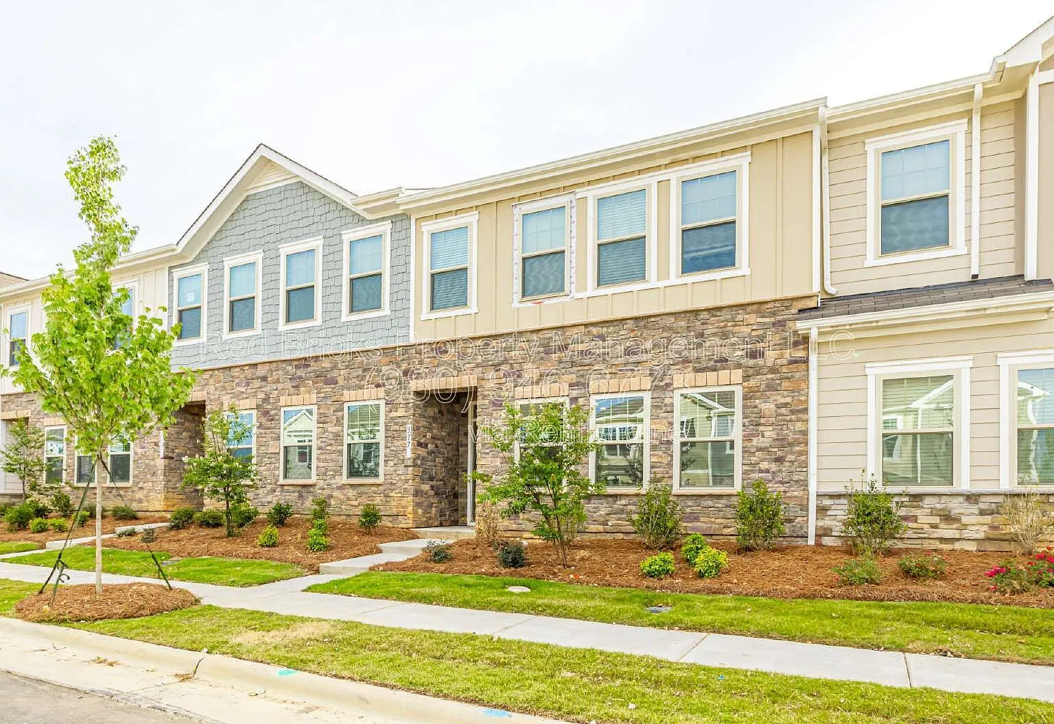 4 bed, 3.5 bath, 2267 sqft, $2,195 — Photo 2