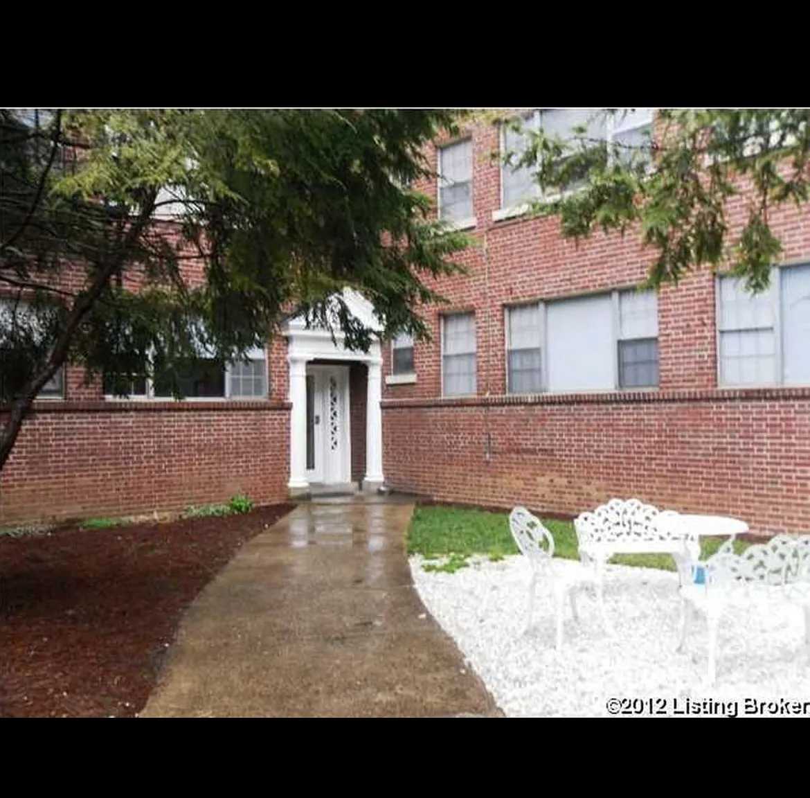 1327 Everett Ave — Photo 1