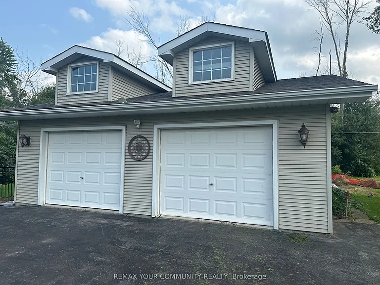 203 Lake Dr E — Photo 19