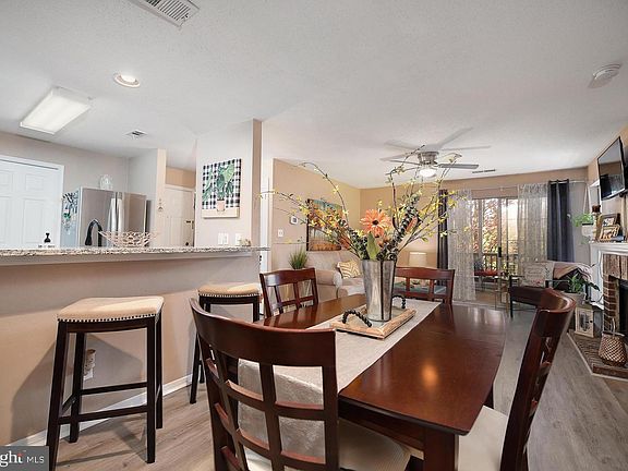 4th image of 602G Squire Ln #602-G