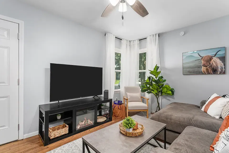 1 bed, 700 sqft, $849 — Photo 1