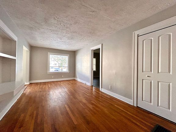 5th image of 932 Griggs St SE