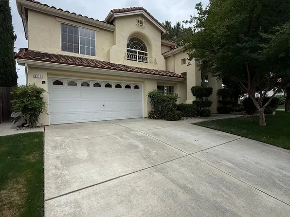 8715 Beau Maison Way, Bakersfield, CA 93311