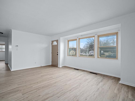 5th image of 4130 Saylor St