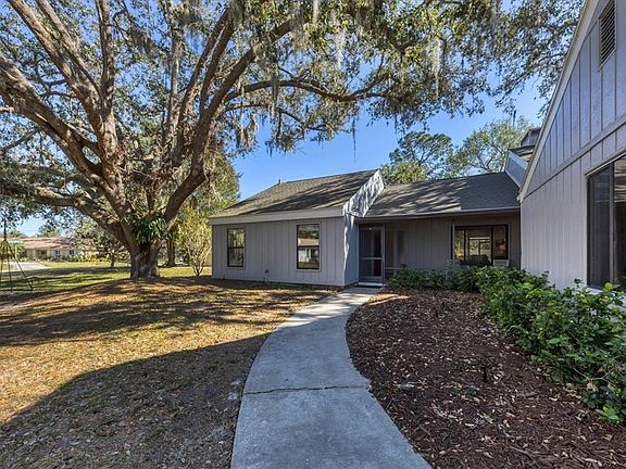 3rd image of 4738 Charing Cross Cir