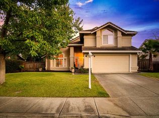 345 Summertree Dr, Livermore, CA 94551