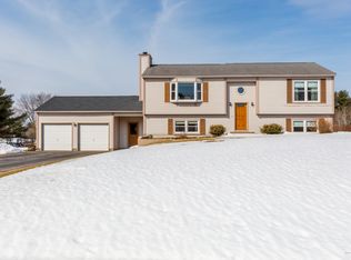 2 Quail Ridge Dr, Gorham, ME 04038