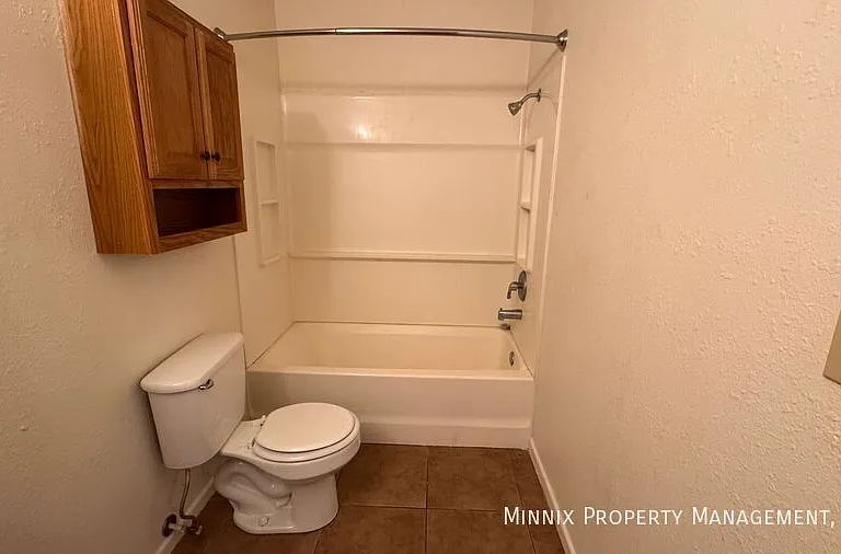 711 S Austin Ave #203 — Photo 15