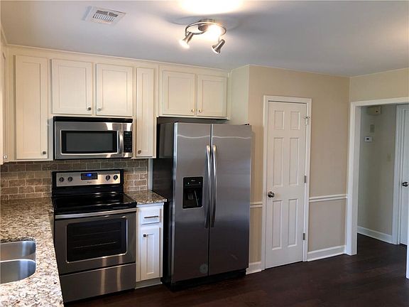 4th image of 130 Softwood Cir