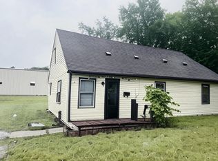 398 1/2 2nd St, Franklin, IN 46131