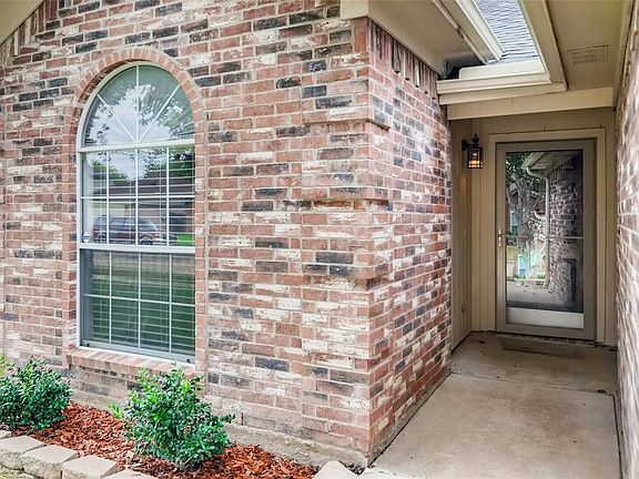 4th image of 6716 Clear Creek Dr