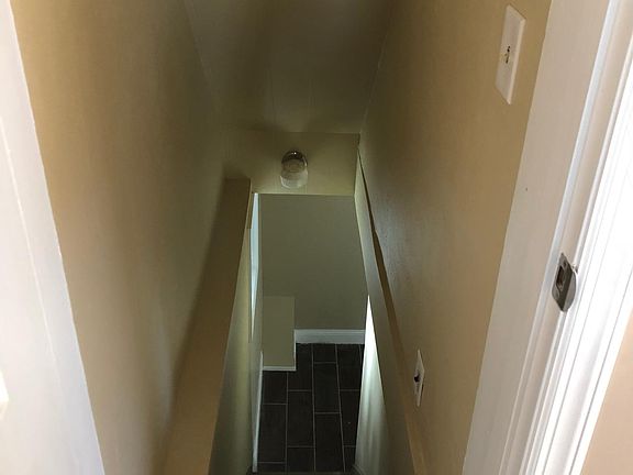 4th image of 18 Linden Ave
