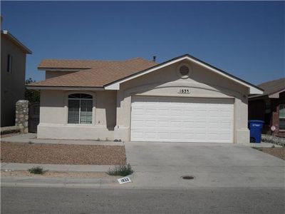 1633 Roger Bombach Dr, El Paso, TX, 79936