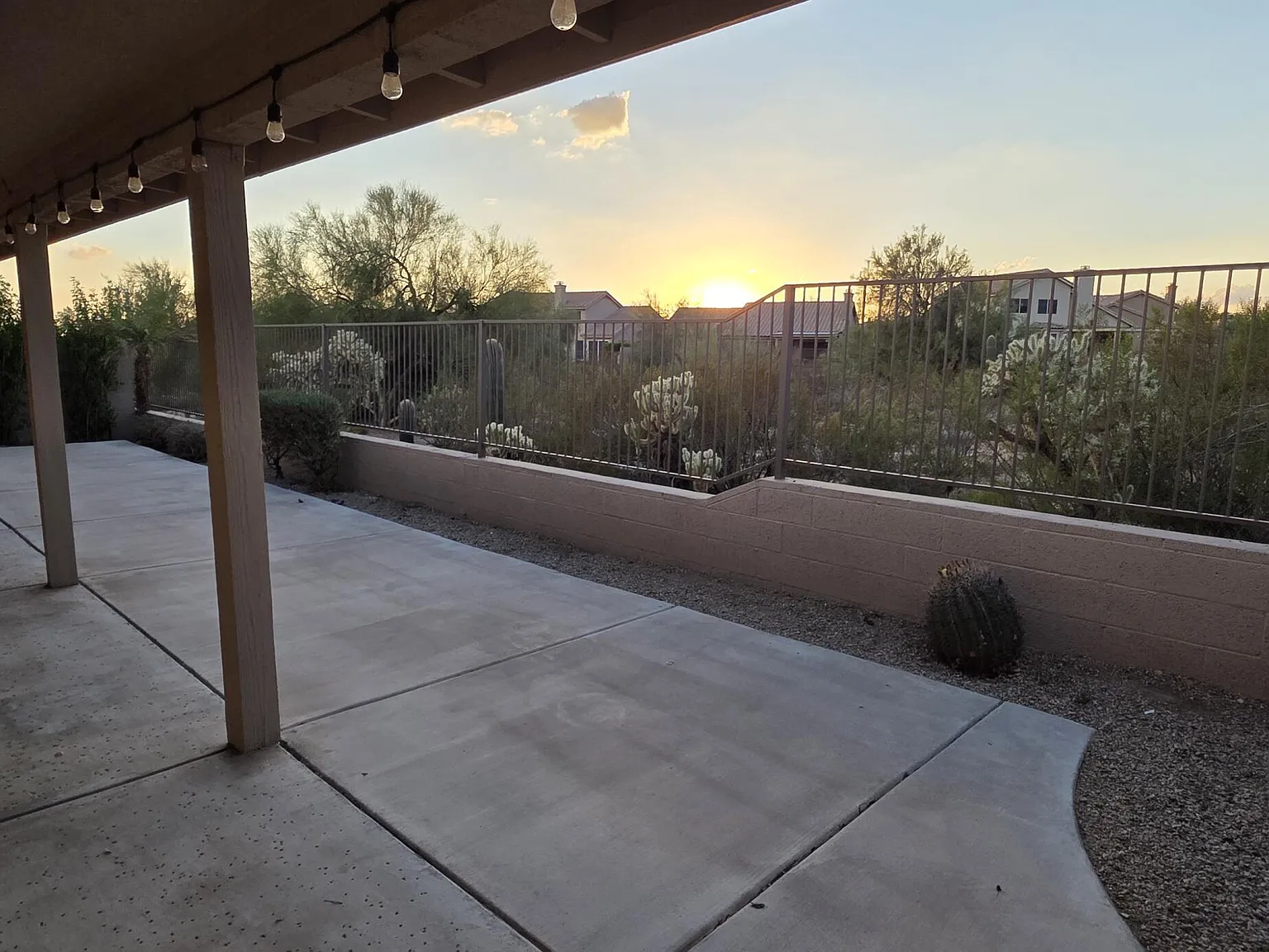 3 bed, 2.0 bath, 1568 sqft, $4,100 — Photo 3