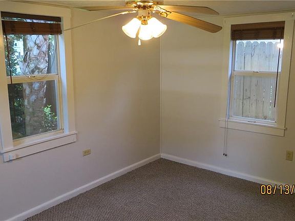 4th image of 16 W Laurel Oak Dr APT C