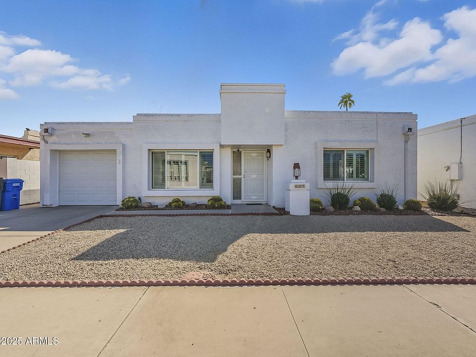 1st image of 807 E MICHELLE Drive